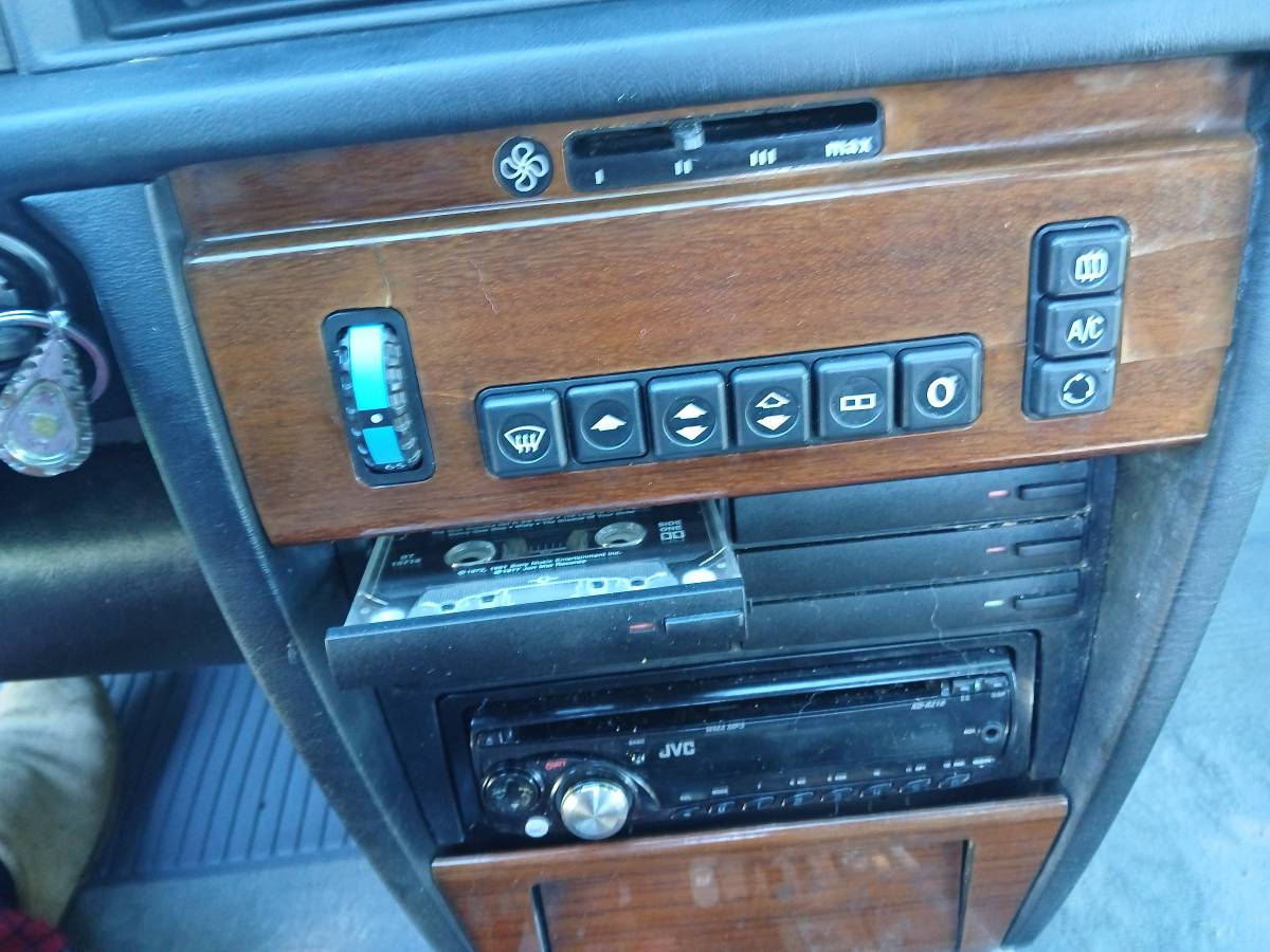 Mercedes-benz-190-series-1992-7