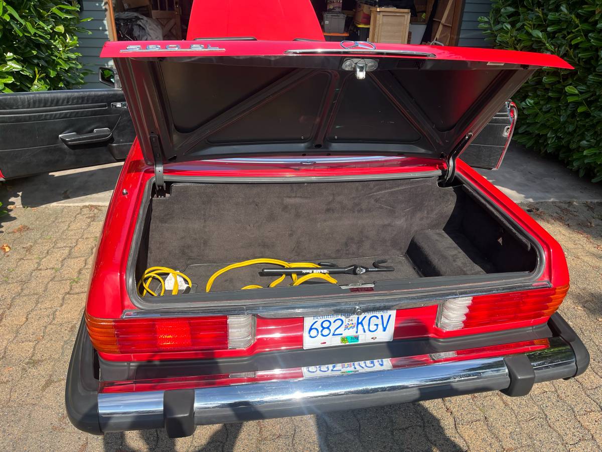 Mercedes-benz-1987-red-10
