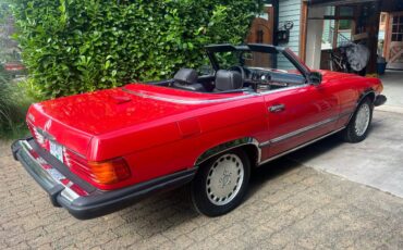 Mercedes-benz-1987-red-2
