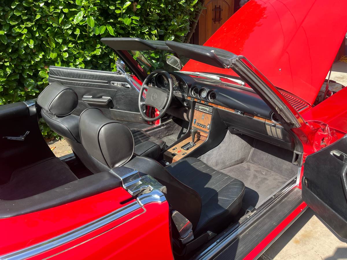 Mercedes-benz-1987-red-4