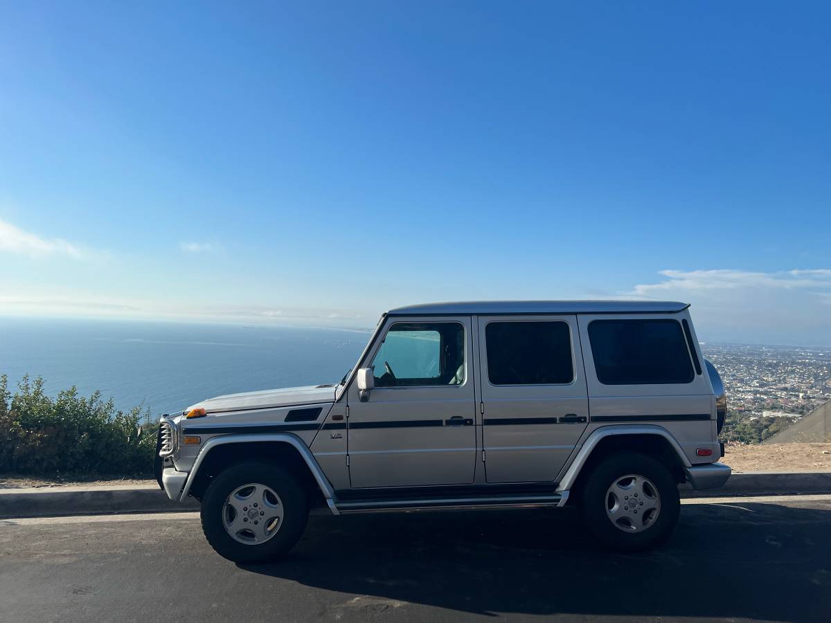 Mercedes-benz-1993-silver-3