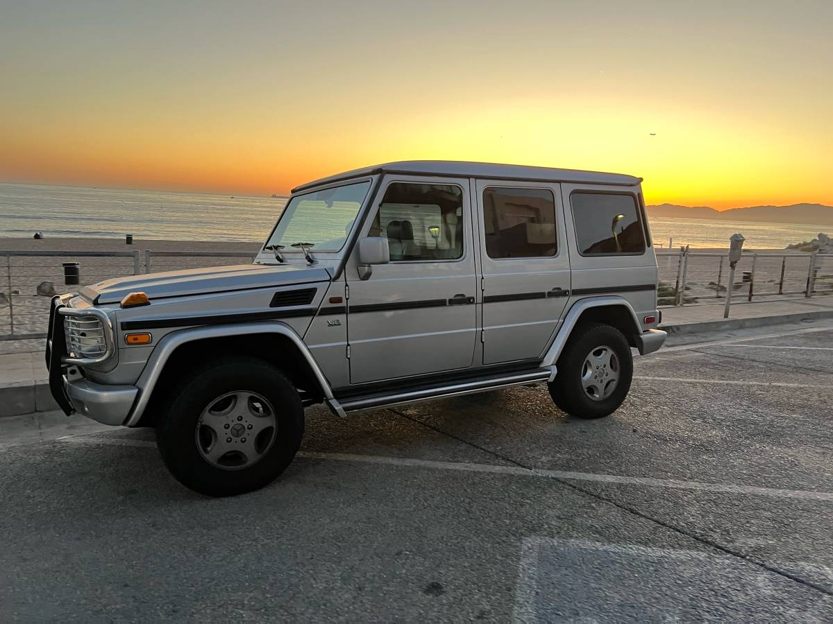 Mercedes-benz-1993-silver-4