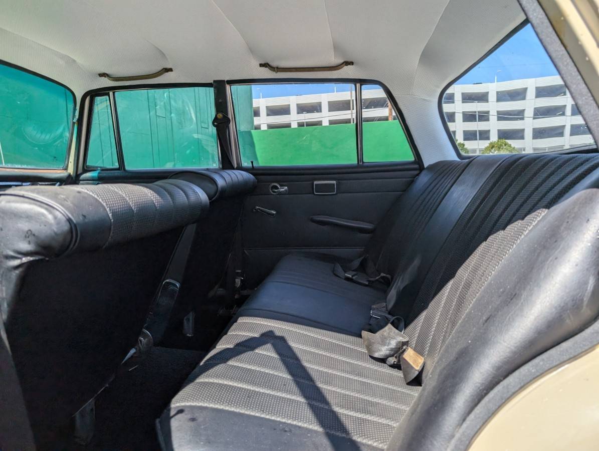 Mercedes-benz-200-classic-4d-se-1966-112