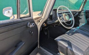 Mercedes-benz-200-classic-4d-se-1966-114