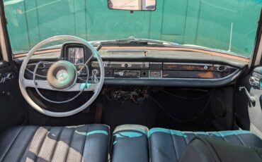 Mercedes-benz-200-classic-4d-se-1966-29