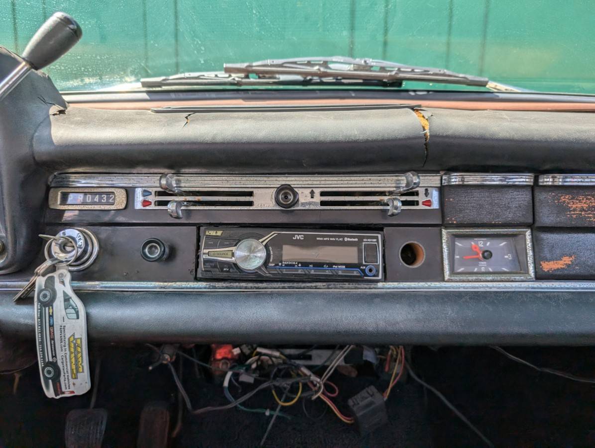 Mercedes-benz-200-classic-4d-se-1966-94