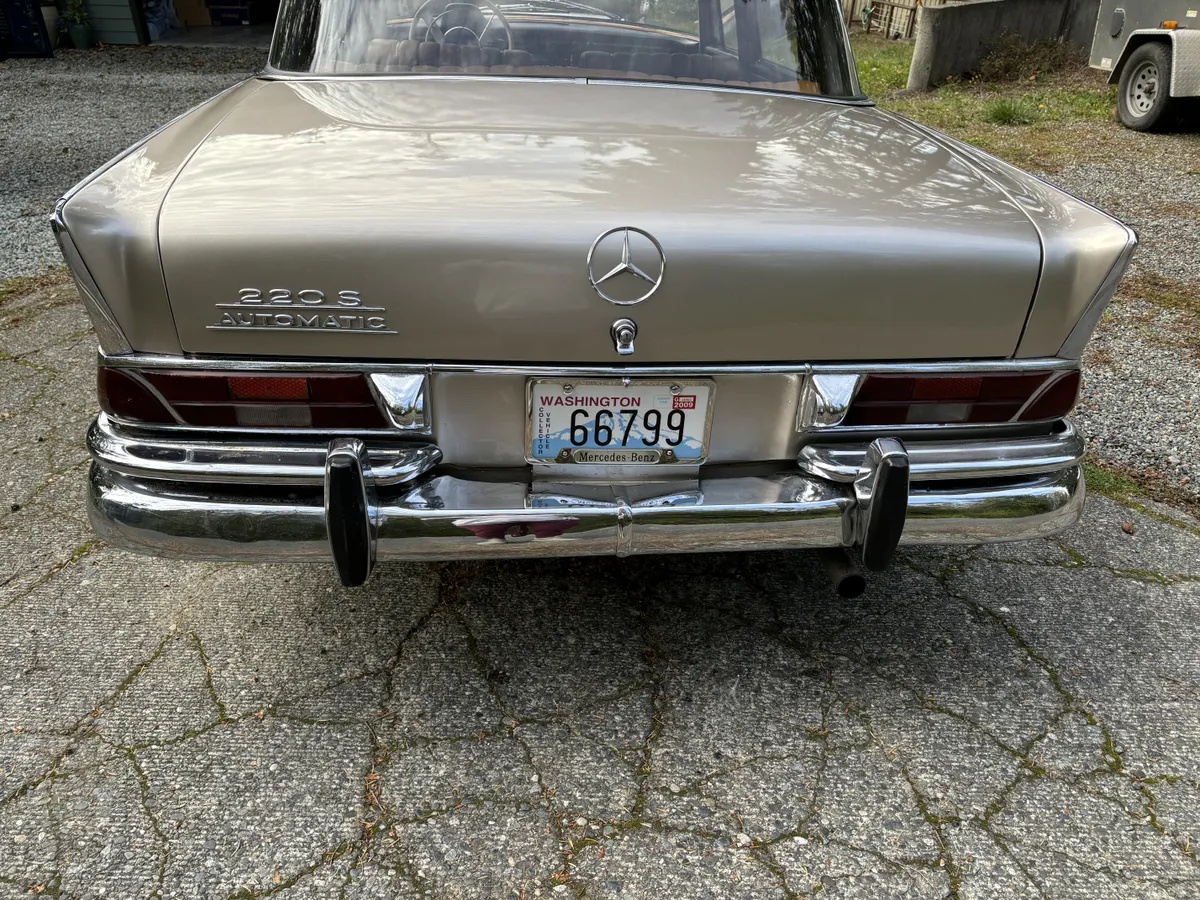 Mercedes-benz-220-1965-Gold-Beige-4