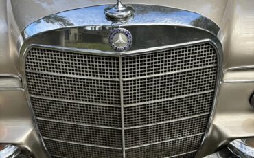 Mercedes-benz-220-1965-Gold-Beige-6