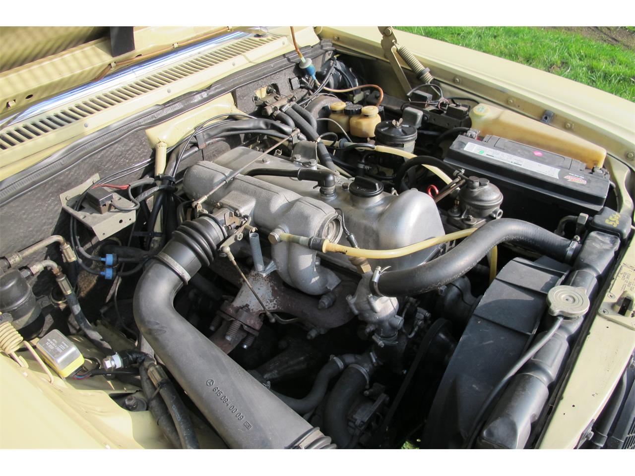 Mercedes-benz-220-1973-Maple-Yellow-Black-Leather-6