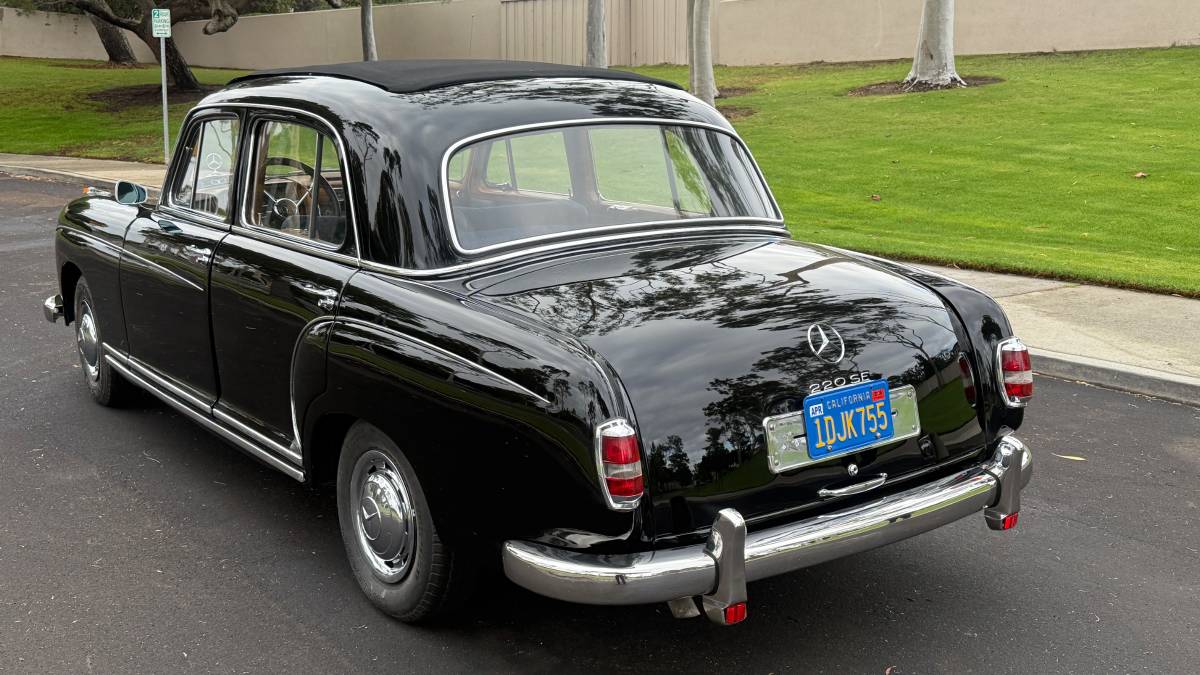 Mercedes-benz-220se-ponton-1959-black-17
