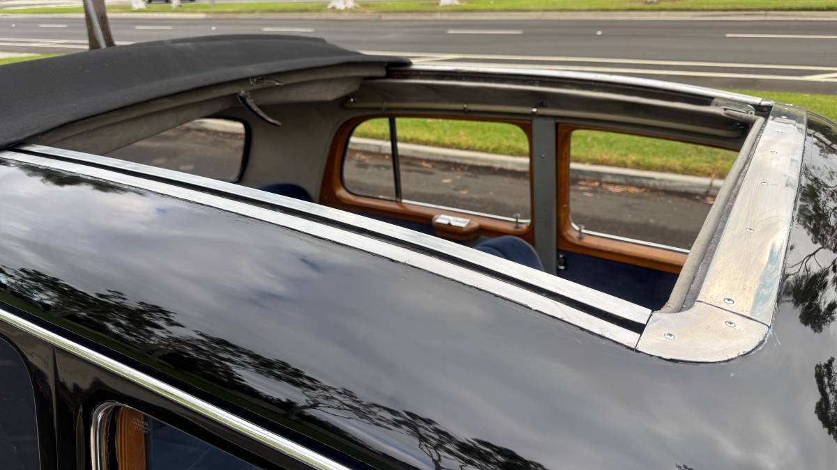 Mercedes-benz-220se-ponton-1959-black-2