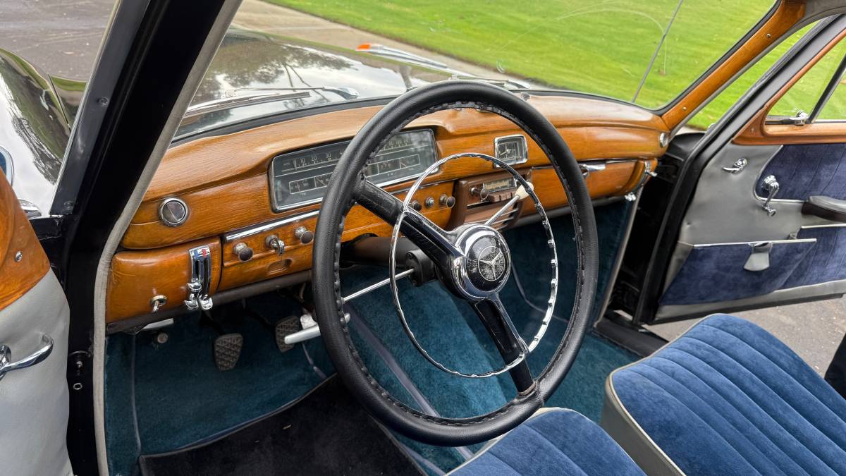 Mercedes-benz-220se-ponton-1959-black-23