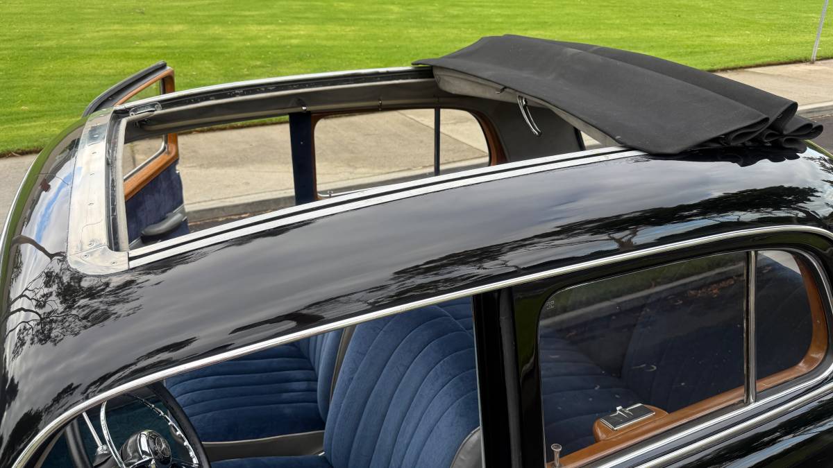 Mercedes-benz-220se-ponton-1959-black-3