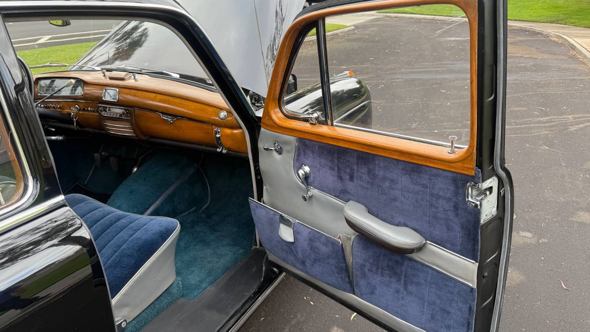 Mercedes-benz-220se-ponton-1959-black-5