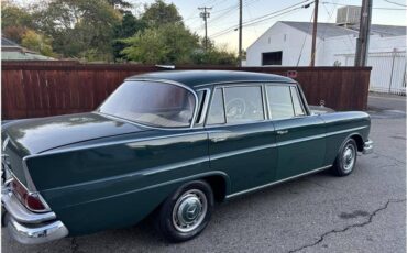 Mercedes-benz-230-1966-10