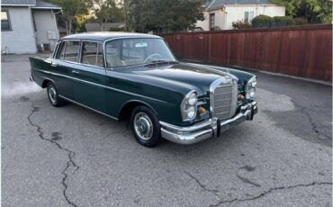 Mercedes-benz-230-1966-4