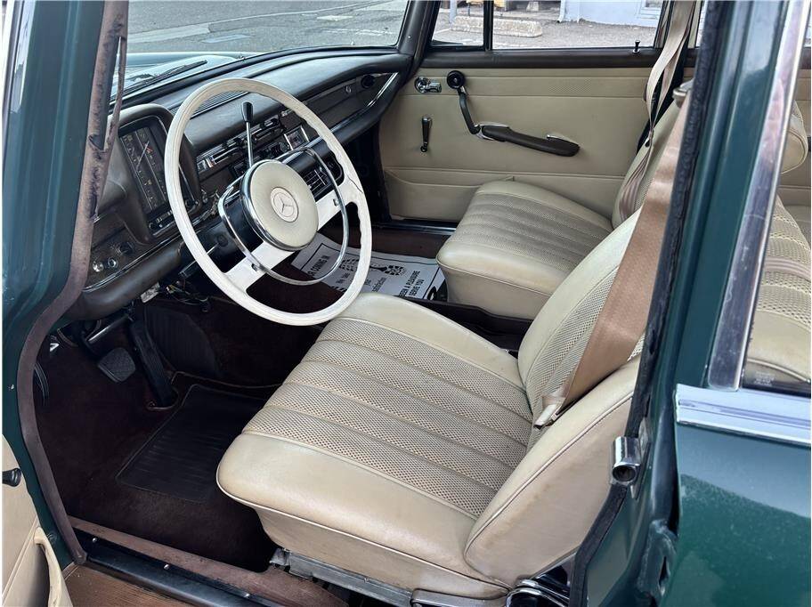 Mercedes-benz-230-1966-6