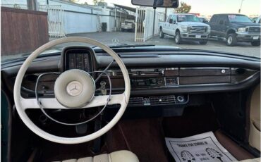 Mercedes-benz-230-1966-8