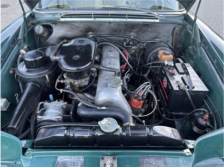 Mercedes-benz-230-1966-9