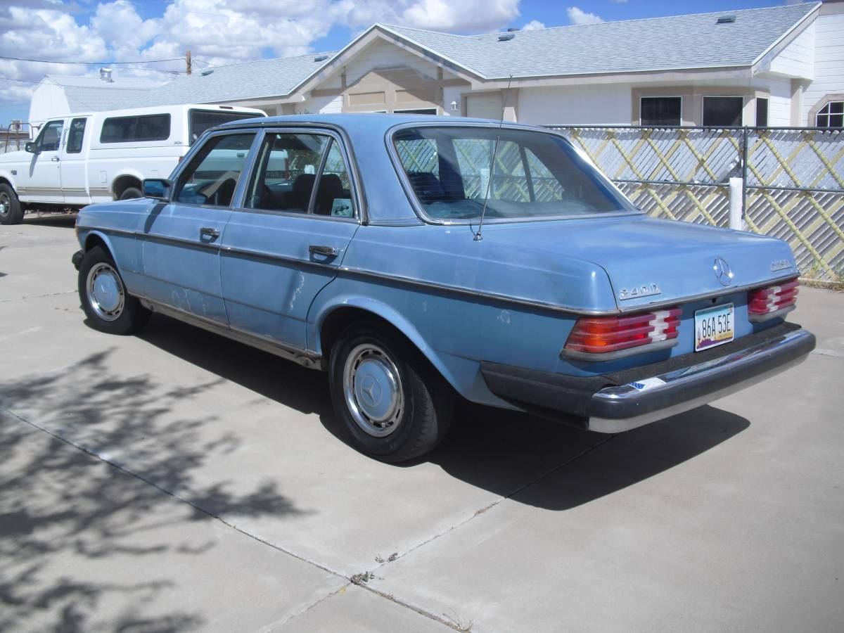 Mercedes-benz-240-d-diesel-1982-blue-1