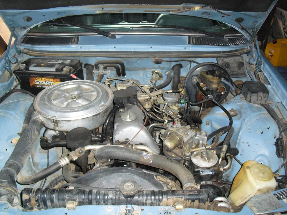 Mercedes-benz-240-d-diesel-1982-blue-2