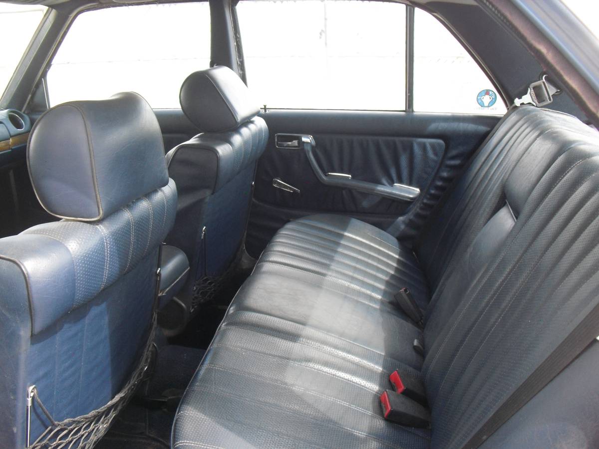 Mercedes-benz-240-d-diesel-1982-blue-4