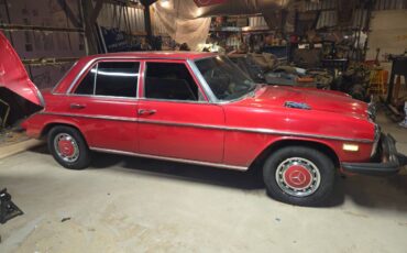 Mercedes-benz-240d-diesel-1975-red-1