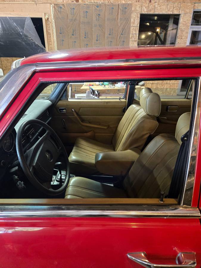 Mercedes-benz-240d-diesel-1975-red-2