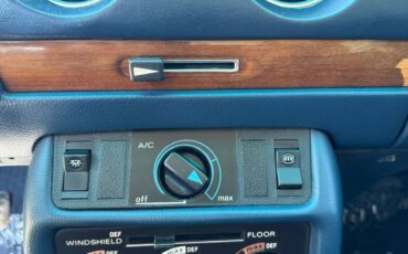 Mercedes-benz-240d-diesel-1977-white-16