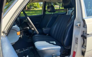 Mercedes-benz-240d-diesel-1977-white-22