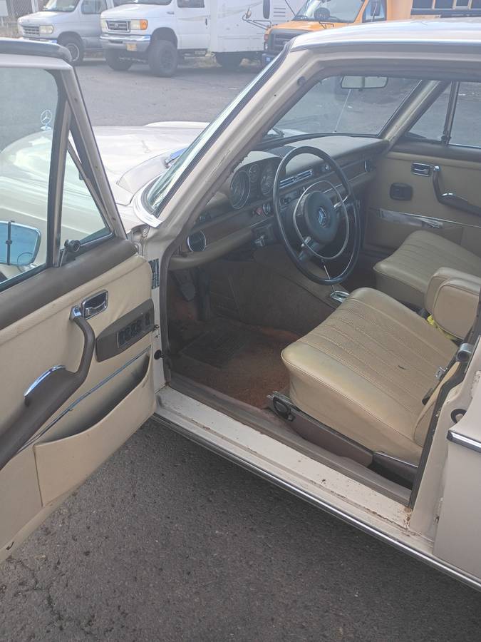 Mercedes-benz-250se-1968-custom-1