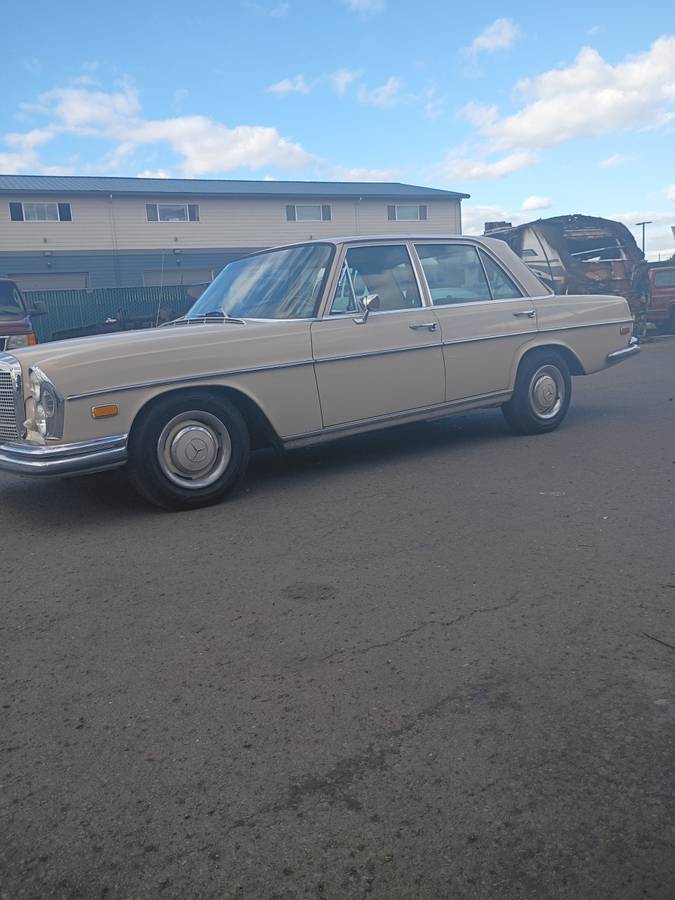 Mercedes-benz-250se-1968-custom-2