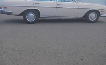 Mercedes-benz-250se-1968-custom