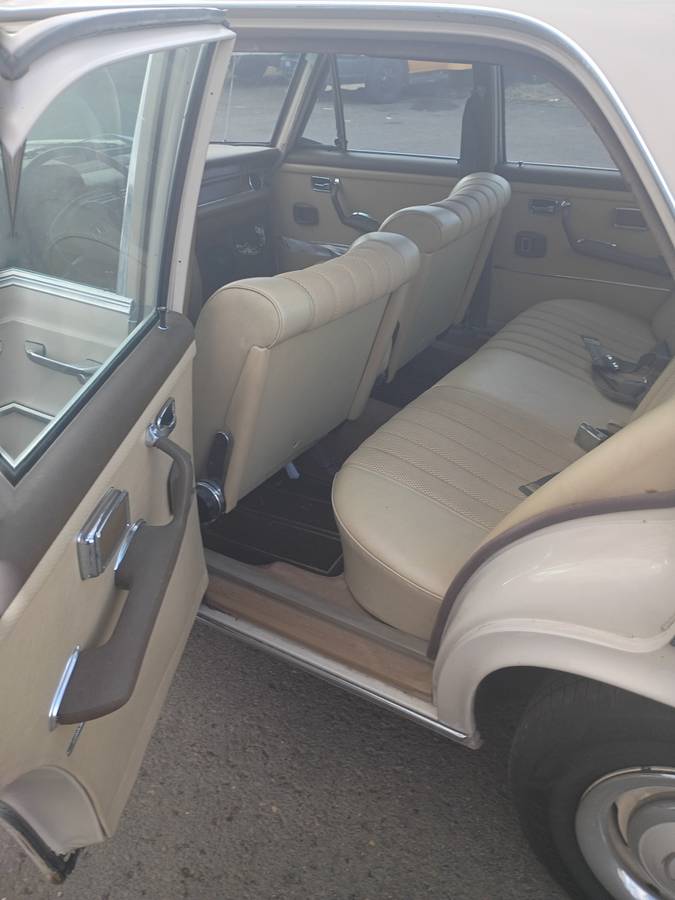Mercedes-benz-250se-1968-custom-6