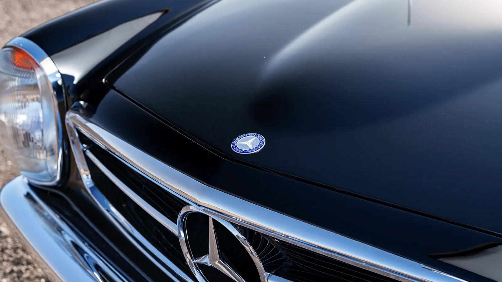 Mercedes-benz-250sl-1967-Black-0000-10