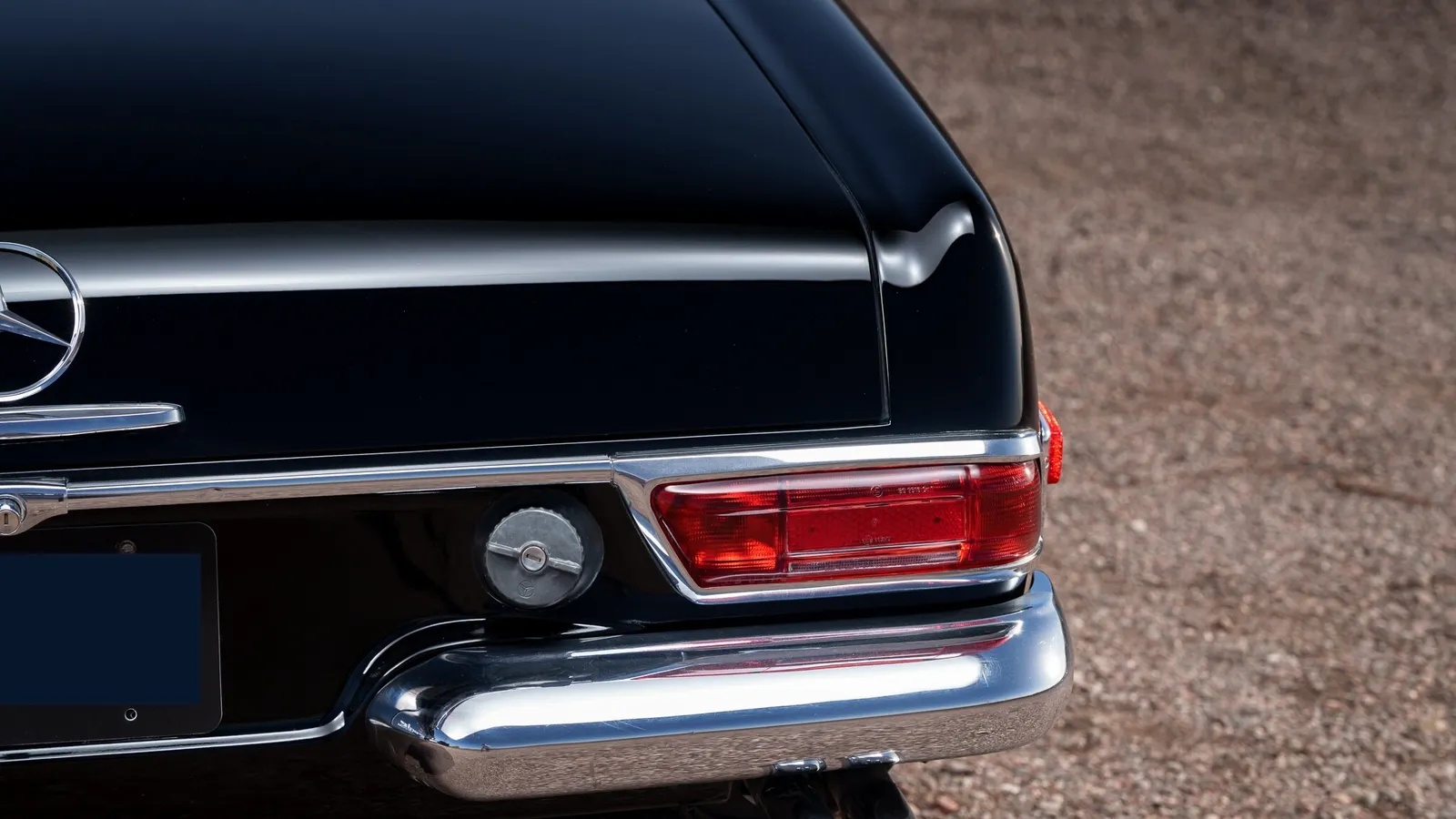 Mercedes-benz-250sl-1967-Black-0000-15