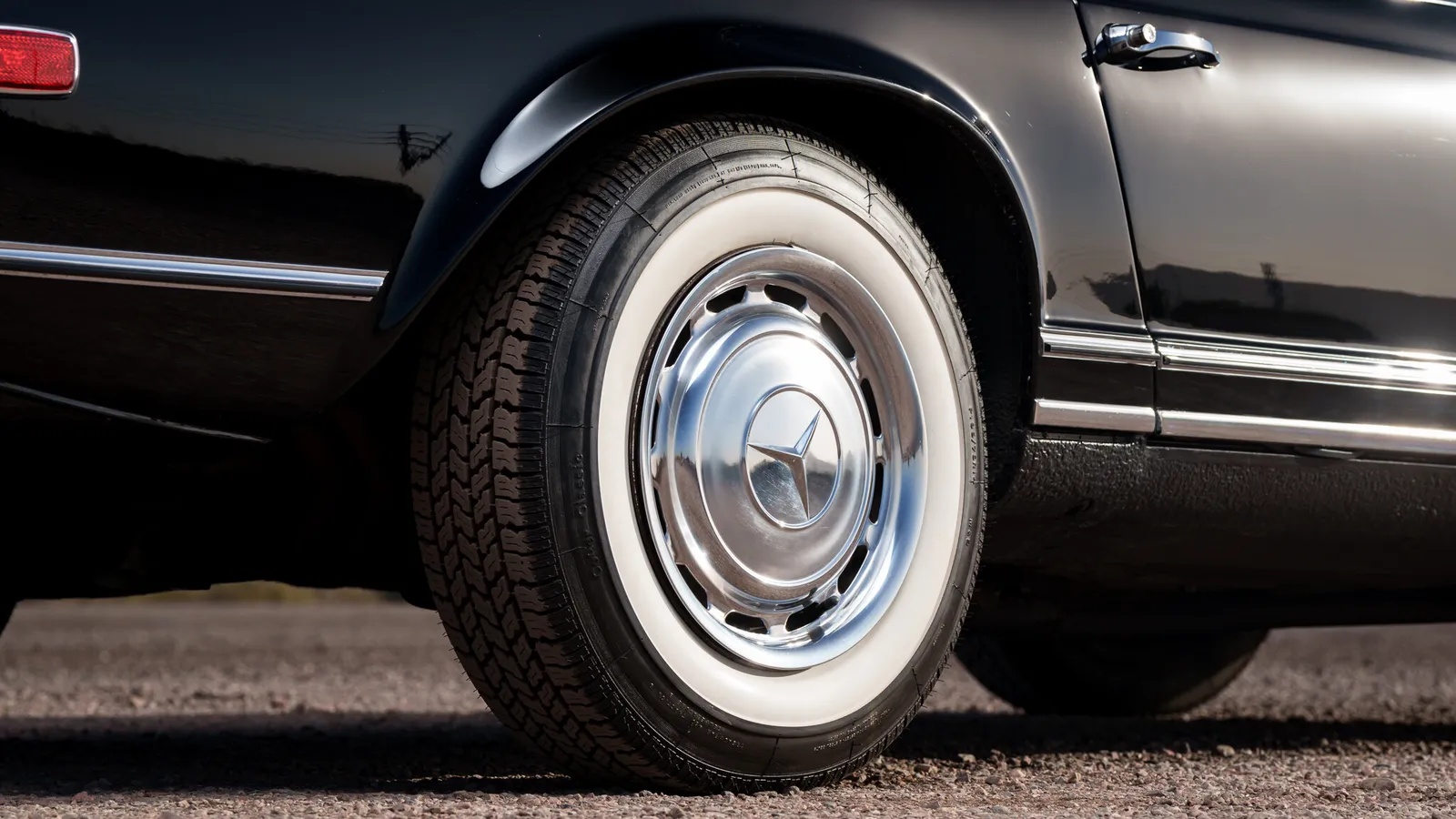 Mercedes-benz-250sl-1967-Black-0000-17