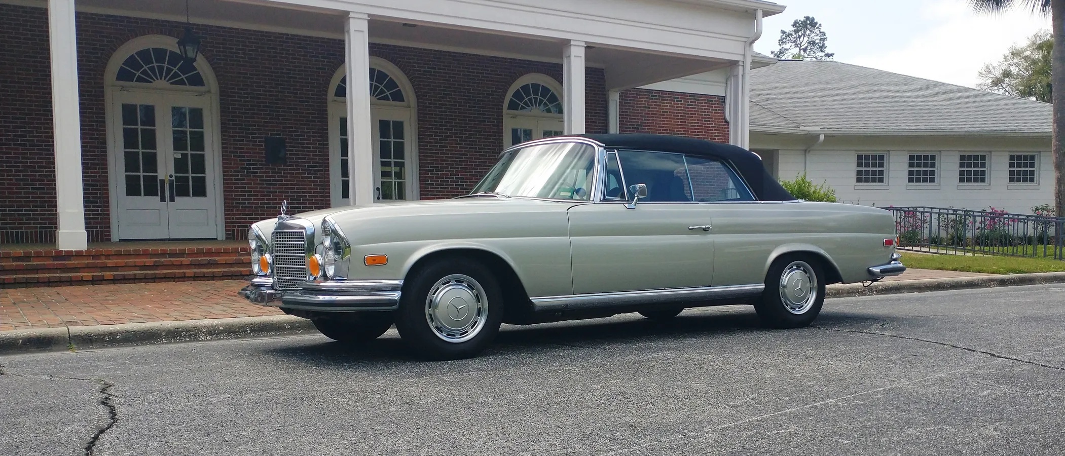 Mercedes-benz-280se-1971-Metallic-Silver-Black-Leather-3