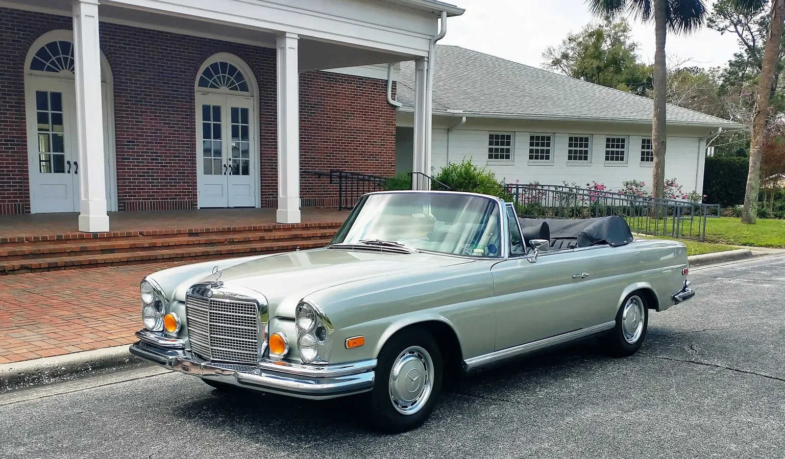 Mercedes-benz-280se-1971-Metallic-Silver-Black-Leather-6