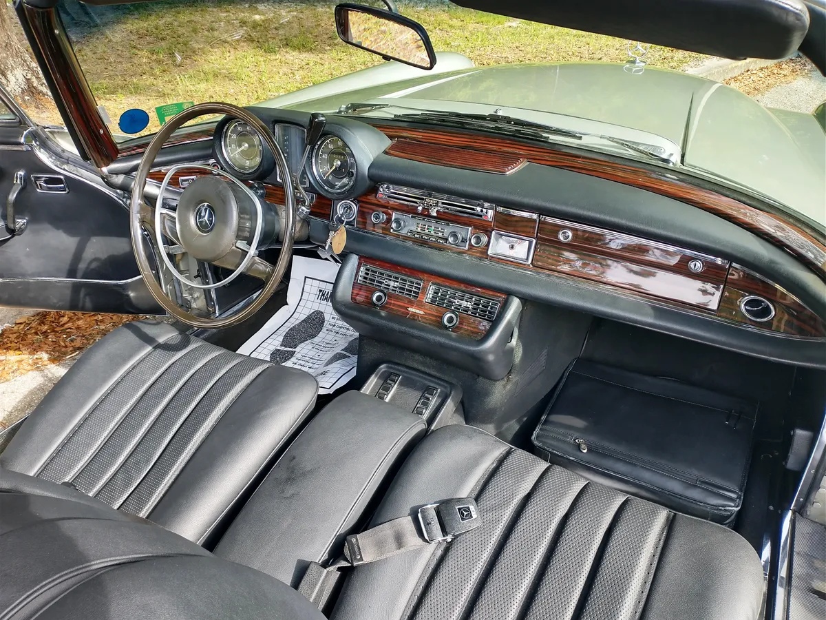 Mercedes-benz-280se-1971-Metallic-Silver-Black-Leather-9