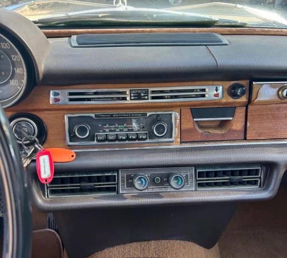 Mercedes-benz-280se-1973-10