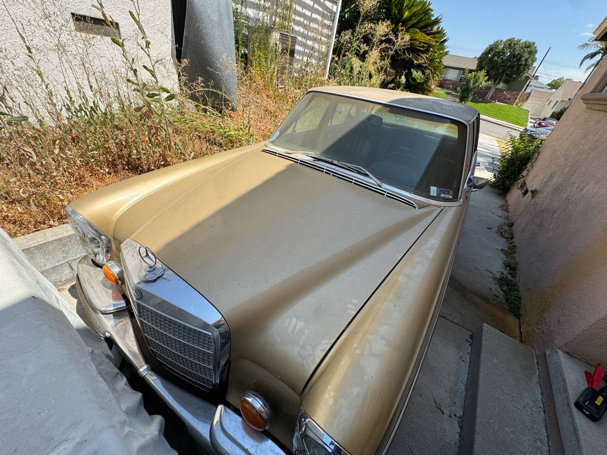 Mercedes-benz-280se-1973-2