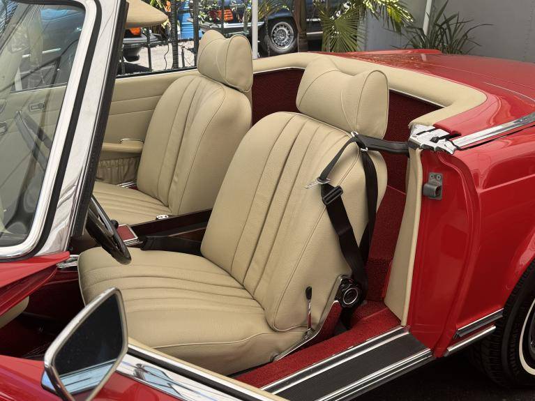 Mercedes-benz-280sl-1969-23