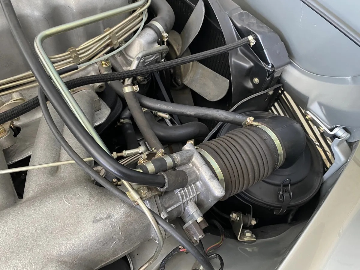 Mercedes-benz-280sl-1969-Silver-Black-Leather-14