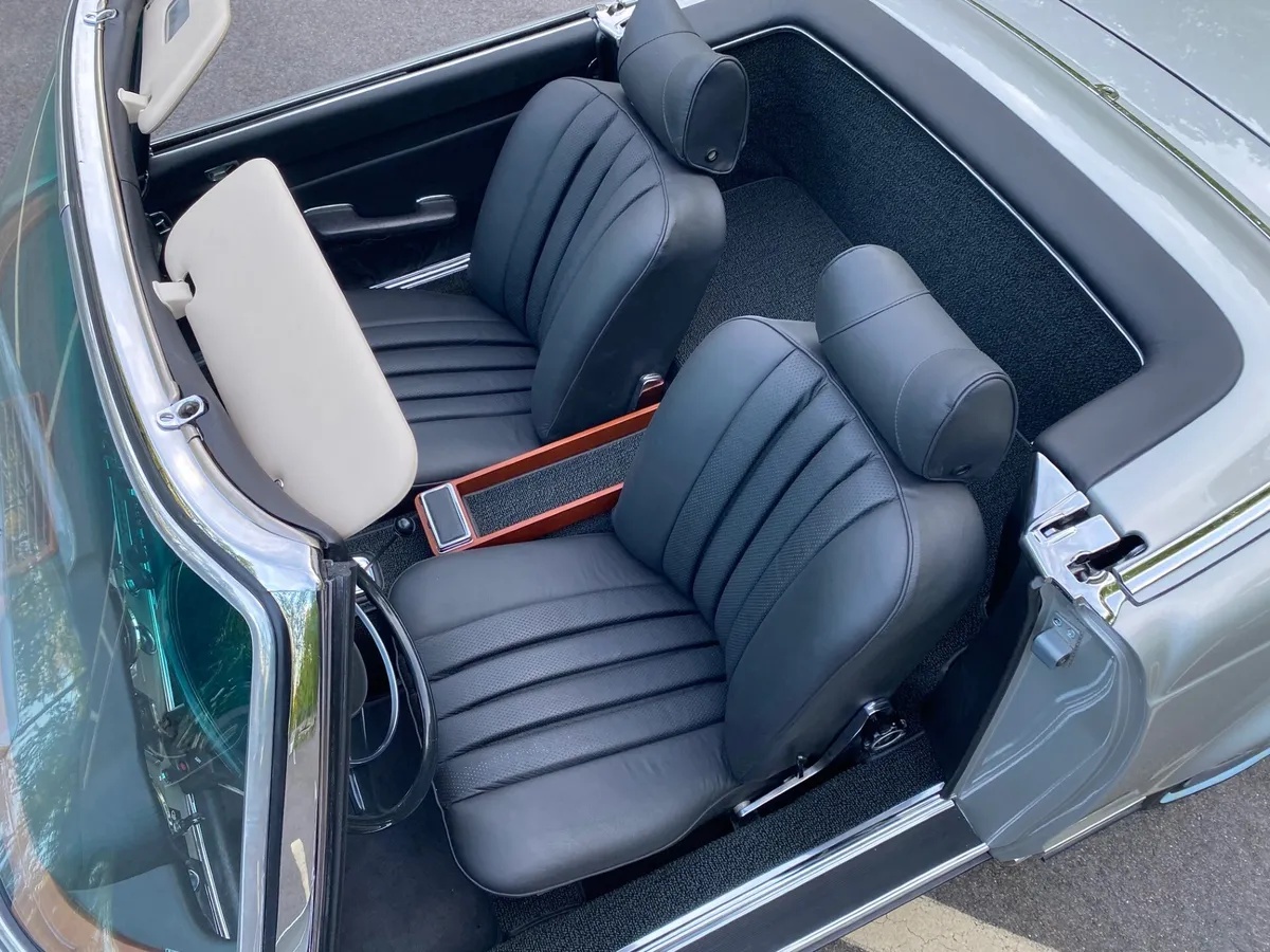 Mercedes-benz-280sl-1969-Silver-Black-Leather-16