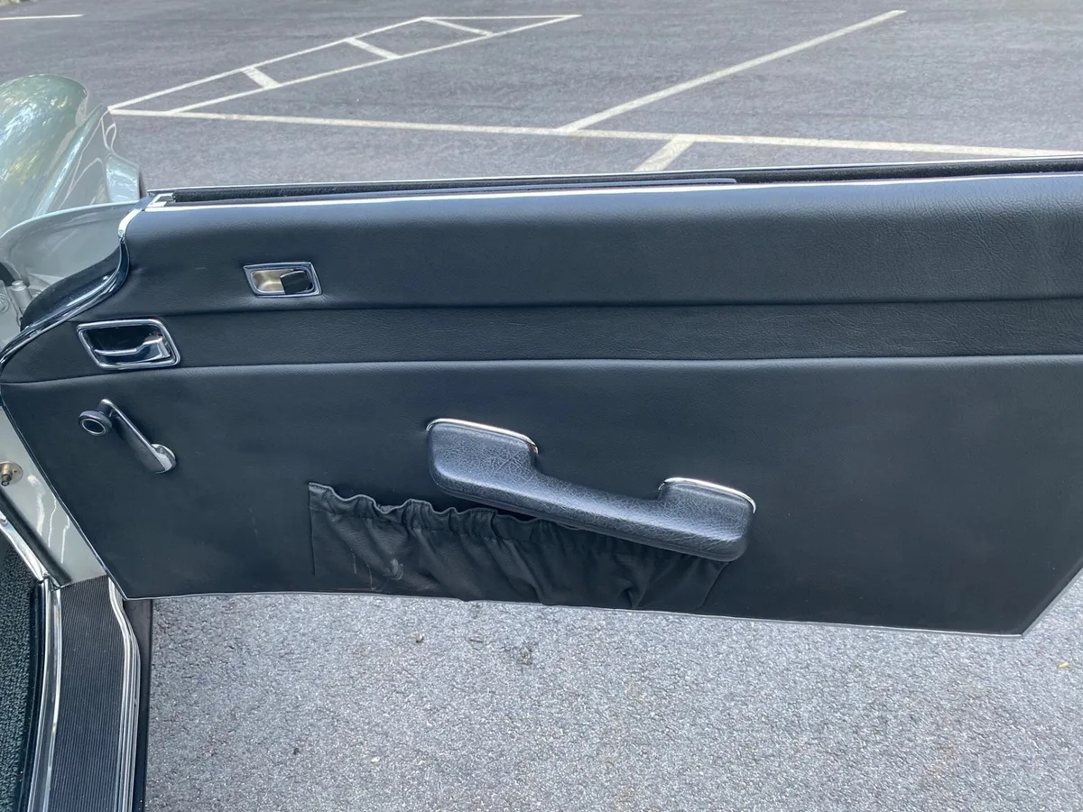 Mercedes-benz-280sl-1969-Silver-Black-Leather-17