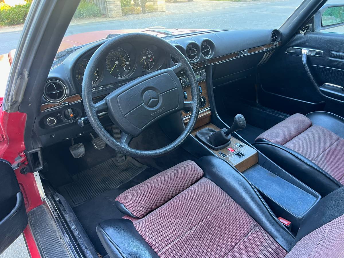 Mercedes-benz-280sl-1983-red-17