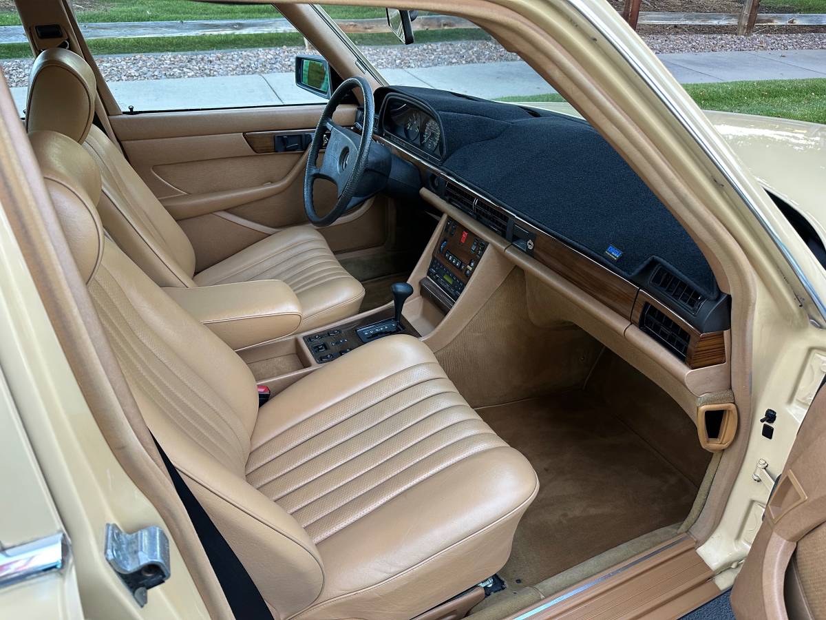 Mercedes-benz-300-300sd-diesel-1983-custom-15