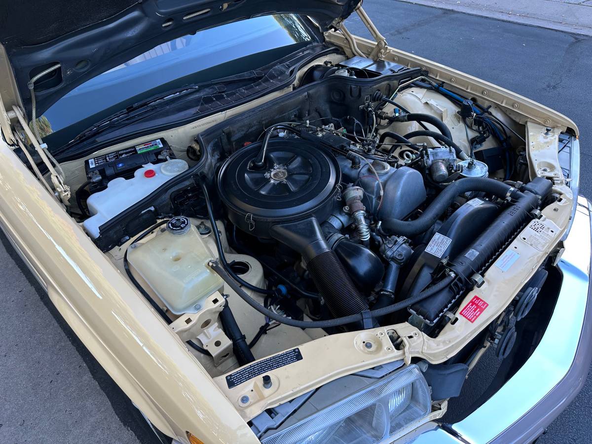 Mercedes-benz-300-300sd-diesel-1983-custom-24