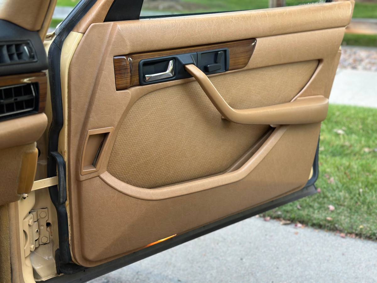 Mercedes-benz-300-300sd-diesel-1983-custom-3